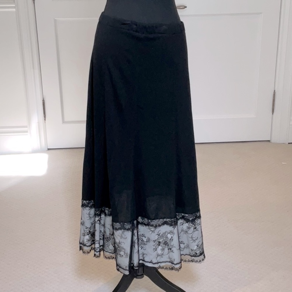 MT Stizzoli GORGEOUS long Italian skirt with lace bottom